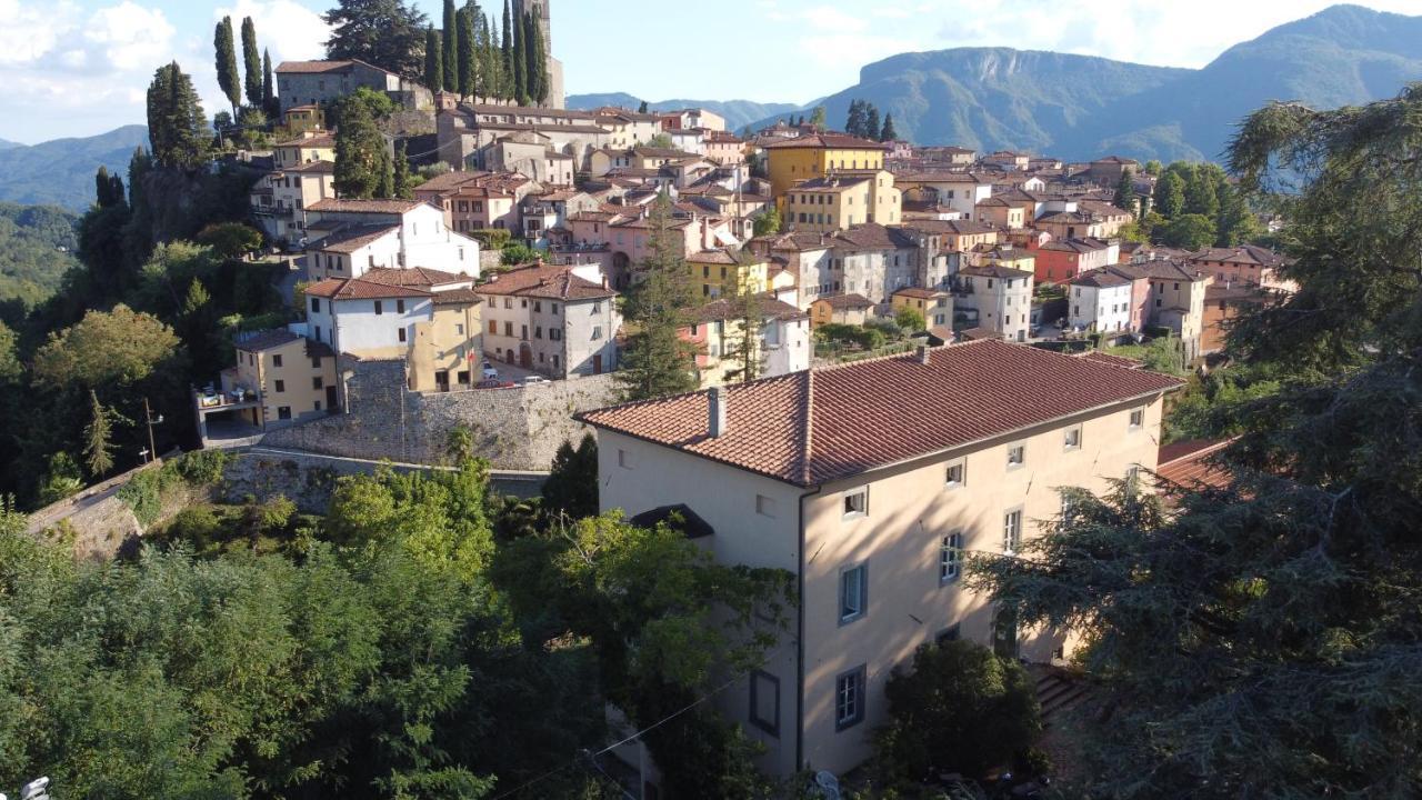 Villa Gherardi - B&B E Hostel Barga Exterior photo