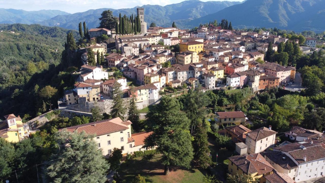 Villa Gherardi - B&B E Hostel Barga Exterior photo